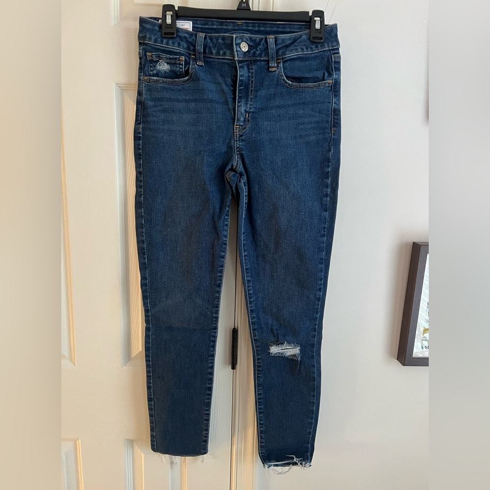 GAP Women's dark blue distressed universal jegging 10R